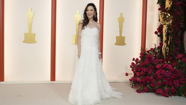 FOTO: Selebriti Berbusana Terbaik di Oscar 2023:
