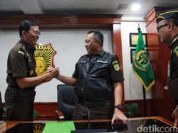 Kejagung Sita Mobil BMW hingga Rp 10 M Terkait Kasus Korupsi BTS