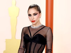 Hadiri Oscar 2023, Lady Gaga Bawakan Hold My Hand