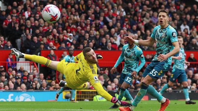 Kiper Manchester United David de Gea menilai Casemiro tak beruntung lantaran mendapat kartu merah pada laga Liga Inggris lawan Southampton.