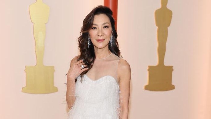 Michelle Yeoh and Jean Todt at the 95th Annual Academy Awards held at Ovation Hollywood on March 12, 2023 in Los Angeles, California. (Photo by Gilbert Flores/Variety via Getty Images)
