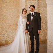 Anggun dan Mewah, Inilah Deretan Selebriti dan Bangsawan yang Kenakan Gaun Pengantin Dior