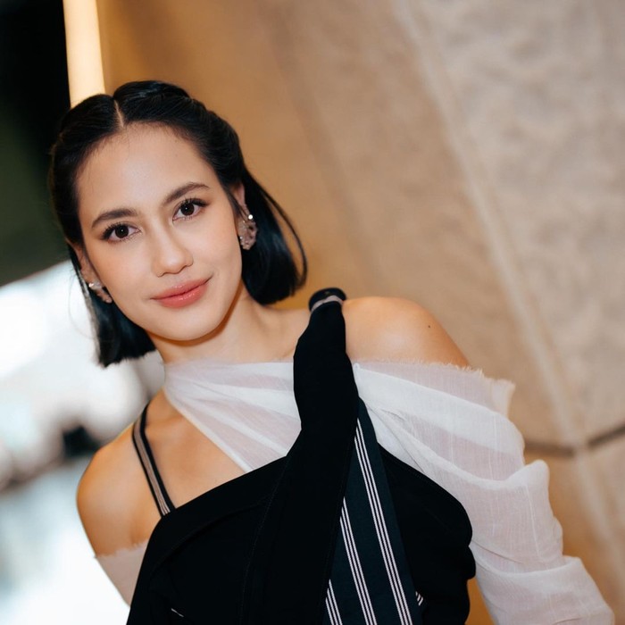 Pevita Pearce gaya rambut pendek