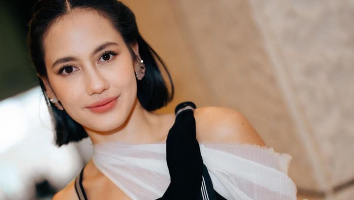 Pevita Pearce gaya rambut pendek