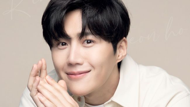 Kim Seon-ho akan gelar fan meeting pertamanya di Indonesia pada Juni 2023. Belum ada informasi lebih lanjut soal tiket fan meeting.