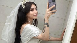 Nikahi Diri Sendiri, Selebgram Ini Ngaku Tak Sanggup & Ingin Cerai