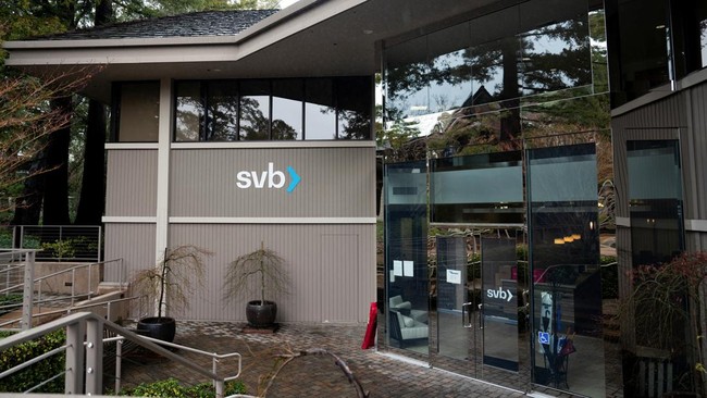 Otoritas Jasa Keuangan (OJK) yakin ambruknya Silicon Valley Bank (SVB) tidak akan berdampak langsung terhadap industri perbankan Indonesia.