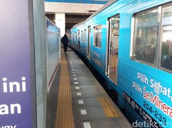 Anker Dukung Tangga Tambahan Dibangun: Stasiun Manggarai Kayak Train to Busan