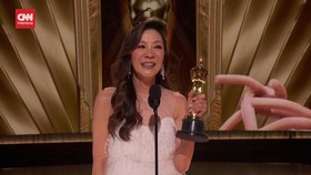 VIDEO: Raih Oscar 2023, Michelle Yeoh: Never Give Up