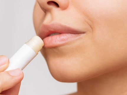 Bibir Kering saat Puasa? Atasi dengan 7 Langkah Berikut Ini Bun