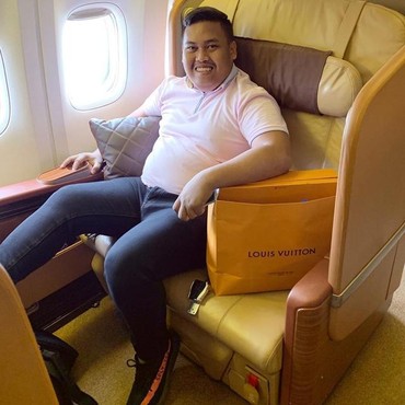 7 Potret Ajudan Pribadi, dari Kuli Jadi Miliarder hingga Ditangkap Polisi