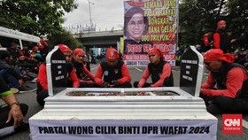 Sri Mulyani hingga Luhut Jadi Bahan Ejekan Massa Demo Tolak Ciptaker