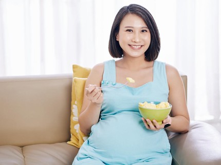 12 Makanan yang Baik untuk Kehamilan Trimester 3 agar Bunda Tetap Berenergi