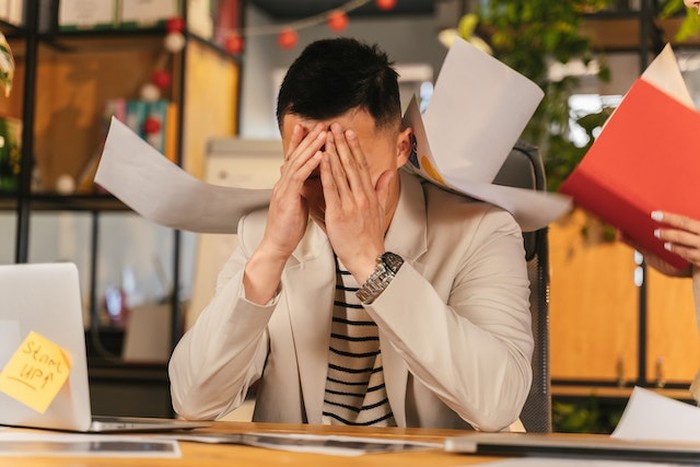 Ilustrasi Introvert Burnout/Foto: Pexels/ANTONI SHKRABA production Tanda Kamu Butuh Beralih ke Gaya Hidup Santai