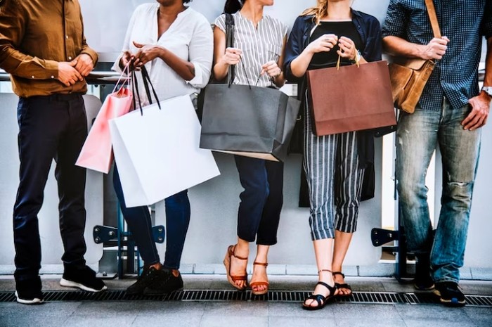 Leo sangat menyukai hal-hal yang membuatnya tampil menonjol, dan kebiasaan belanja mereka mencerminkan hal tersebut.