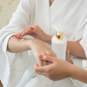 Cuma Pakai Produk Lokal Ini, Kamu Bisa Dapatkan Kulit Sehat, Kenyal Hingga Glowing dengan Kandungan 'Real Diamond'!