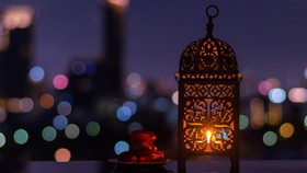 img-title Apakah Dosa Tidak Sholat Tarawih? Ini Hukumnya