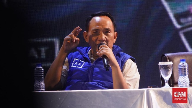 Wakil Ketua Umum PAN Viva Yoga Mauladi buka suara usai Ketua Bappilu Demokrat Andi Arief curiga Prabowo Subianto tak kunjung mendeklarasikan wakilnya.