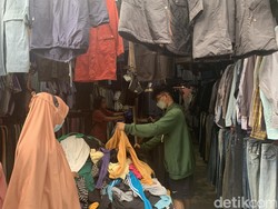 Wacana Larangan Baju Impor Bekas, Pedagang: Kami Cari Nafkah Bukan Maling