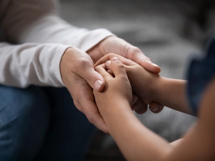 Ketahui Penyebab Tangan Tremor pada Anak di Usia Muda dan Cara Mengatasinya