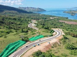 Diresmikan Jokowi, Proyek Jalan Labuan Bajo-Golo Mori Belum Bayar Pekerja