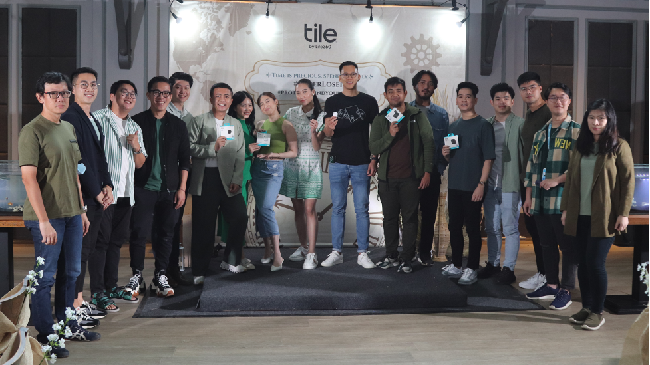 Tile Hadirkan Solusi Inovatif dan Beragam Pilihan Pelacak Pintar Tile secara resmi telah masuk ke pasar Indonesia membawa seluruh jajaran produk pelacak barang-barang pribadi dengan banyak pilihan.