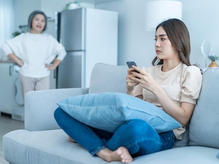 Serba Salah Hadapi Mertua, Aku dan Suami Dikasih Rumah tapi Dibilang Manja