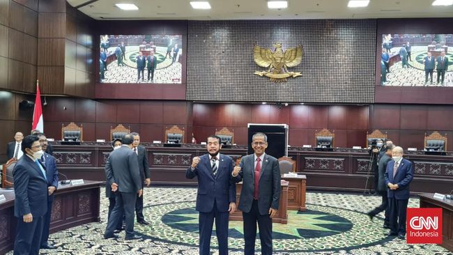 Anwar Usman dan Saldi Isra Ucap Sumpah Jabatan Senin 20 Maret