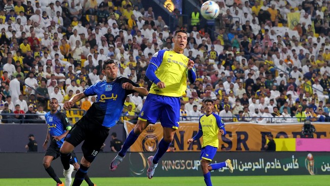 Cristiano Ronaldo lagi-lagi memberi bukti belum habis usai mencetak gol tendangan bebas spetakuler bersama Al Nassr di Saudi Pro League.