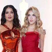Gaya Salma Hayek dan Valentina Pinault di Red Carpet Oscar 2023, Ada Kisah di Balik Gaunnya!
