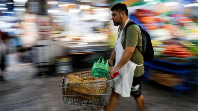 Inflasi Amerika Serikat (AS) tercatat sebesar 3,2 persen (yoy) sepanjang Juli 2023. Realisasi ini naik dibandingkan Juni lalu yang sebesar 3 persen (yoy).