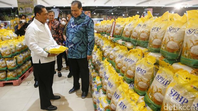 Murah Meriah Transmart Jual Beras Bulog Seharga Rp47 250 Per 5 Kg Bun