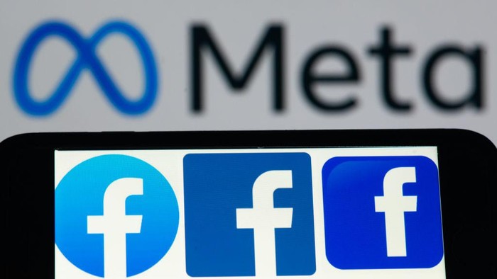 Logos of Facebook social media application and Meta company are seen on February 20, 2023 in L'Aquila, Italy. Meta CEO Mark Zuckerberg announced the launch of a paid subscription starting at $11.99 per month for users to authenticate their profiles on Meta platforms (Facebook, Instagram). (Photo by Lorenzo Di Cola/NurPhoto via Getty Images)