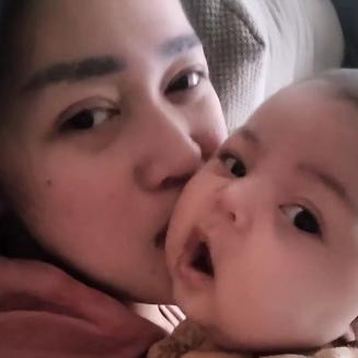 <p>Wajah baby Nova yang chubby membuat para penggemar ikut gemas. Sang anak yang berwajah blasteran pun kian mencuri perhatian dengan aksinya. (Foto: Instagram: @graciaz14)</p>