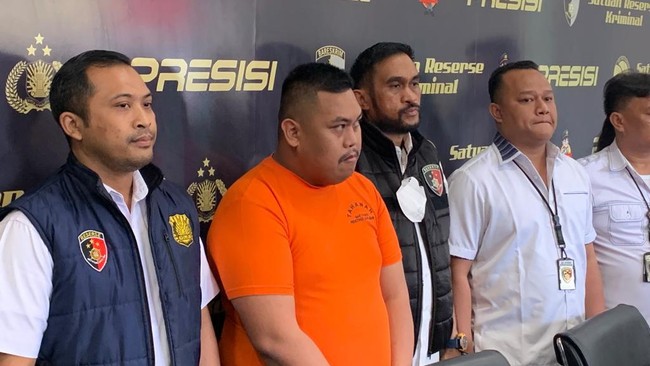 Selebgram Ajudan Pribadi tengah menjadi sorotan karena terseret kasus penipuan senilai Rp1,35 miliar.