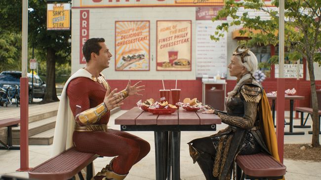 Meski total pendapatan tidak terlalu memuaskan, Shazam! Fury of the Gods tetap kuasai puncak box office Hollywood di pekan pertama.