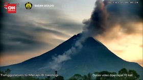 VIDEO: Momen Luncuran Awan Panas Merapi Rabu Siang ke Arah Barat Daya