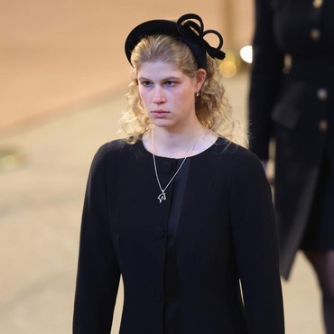 Kisah Cucu Ratu Elizabeth Beli Mobil Bekas dari Hasil Nabung Jadi Tukang Kebun