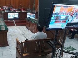 Terdakwa Kanjuruhan Eks Danki Brimob Hasdarman Divonis 1,5 Tahun Bui