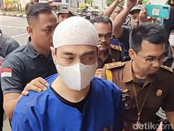 Janji Ferry Irawan Siapkan Kejutan dalam Sidang KDRT Venna Melinda