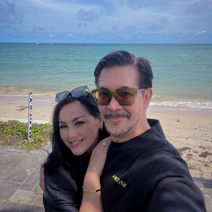 <p>Ya, Ferry memang terbilang aktif dalam penggunaan akun Instagram pribadi. Pria kelahiran 56 tahun silam ini kerap kali membuat tertawa melalui caption foto mesranya dengan sang istri.(Foto: Instagram @ferrysal1m)<br /><br /><br /><br /></p>