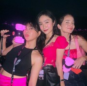 Gaya OOTD Artis Indonesia yang Serba Pink di Konser BLACKPINK