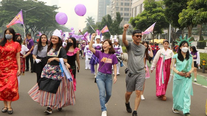 Keseruan Meriah Bareng Mega di Car Free Day: Bisa Keliling Dunia Gratis dengan Bank Mega, Bebas Pilih Destinasinya! Keseruan Meriah Bareng Mega di Car Free Day: Bisa Keliling Dunia Gratis dengan Bank Mega, Bebas Pilih Destinasinya!
