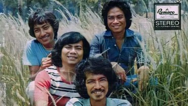 img-title 6 Foto Jadul Kenangan Manis Nomo Koeswoyo Bareng 'Koes Bersaudara'