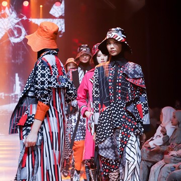 img-title Gaya Feminin sedang Jadi Tren, Sederet Label Ini Berani Tampilkan Kreasi yang Berbeda di MUFFEST+ 2023