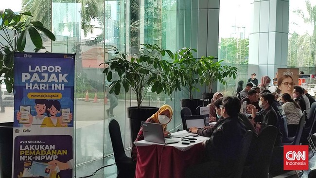KPP Mampang 'Jemput Bola' Bantu Wajib Pajak Lapor SPT di Bank Mega DJP Kementerian Keuangan jemput bola membantu wajib pajak (WP) untuk melaporkan surat pemberitahuan tahunan (SPT) tahun lapor 2022.