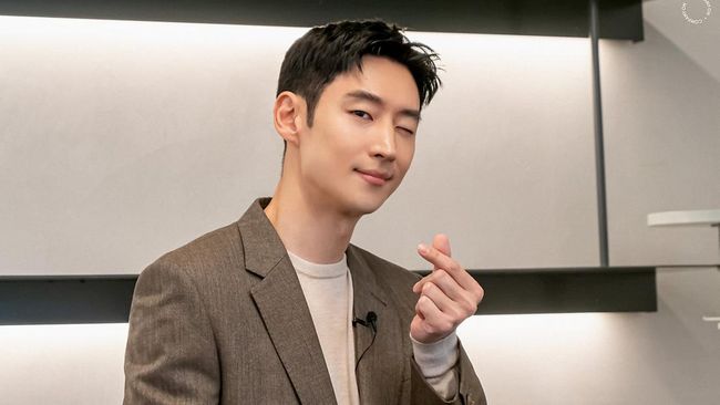 Lee Je-hoon memberikan gombalan ala pacar kepada penggemarnya atau Hoonist di Indonesia saat fan meeting akhir pekan lalu.