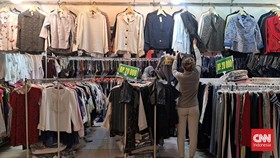 Bukti Jokowi Ekonomi RI Dijajah Asing dari Baju Impor Rp5.000 Perak
