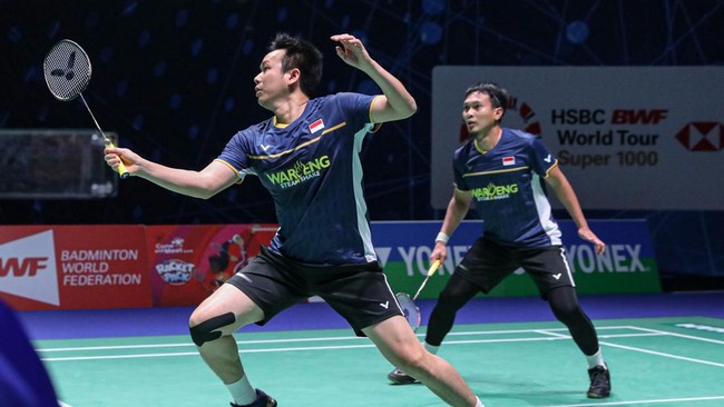 Mohammad Ahsan/Hendra Setiawan bersiap menghadapi Fajar Alfian/Muhammad Rian Ardianto di babak perempat final Japan Open, Jumat (28/7).