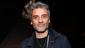 Oscar Isaac Diincar Bintangi Frankenstein Guillermo del Toro